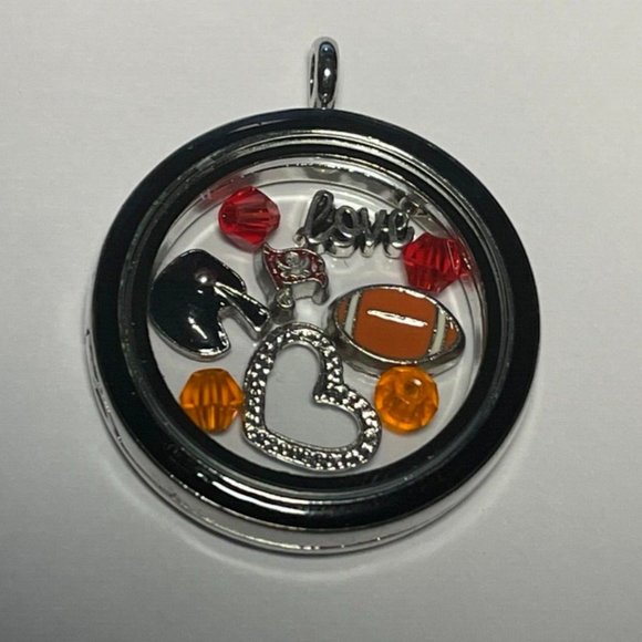 Tampa Bay Buccaneers NFL Memory Charm Locket w/ 22 IN chain NEW - Picture 2 of 4